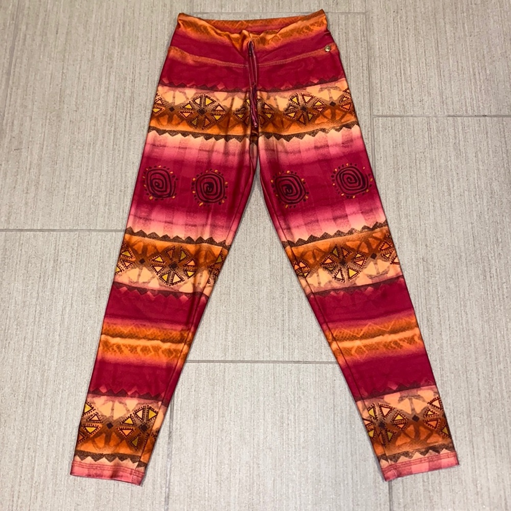 Mora Limited Edition Capri Leggings Size Small